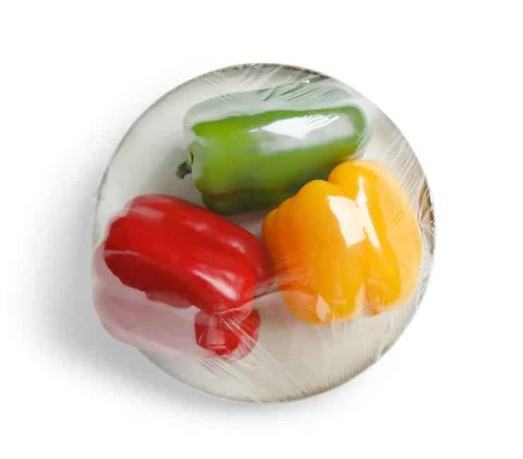 แผ่นฟิล์มห่อพริกหวาน แผ่นฟิล์มห่ออาหาร วิธีเก็บผลไม้ให้สดในตู้เย็น